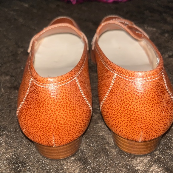 Salvatore Ferragamo women shoes. Brown, size 9.5. Good condition - Picture 6 of 6